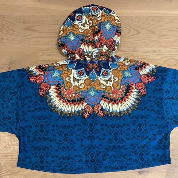 Vintage limited edition adidas cropped
hoodie. - Picture 2 of 2